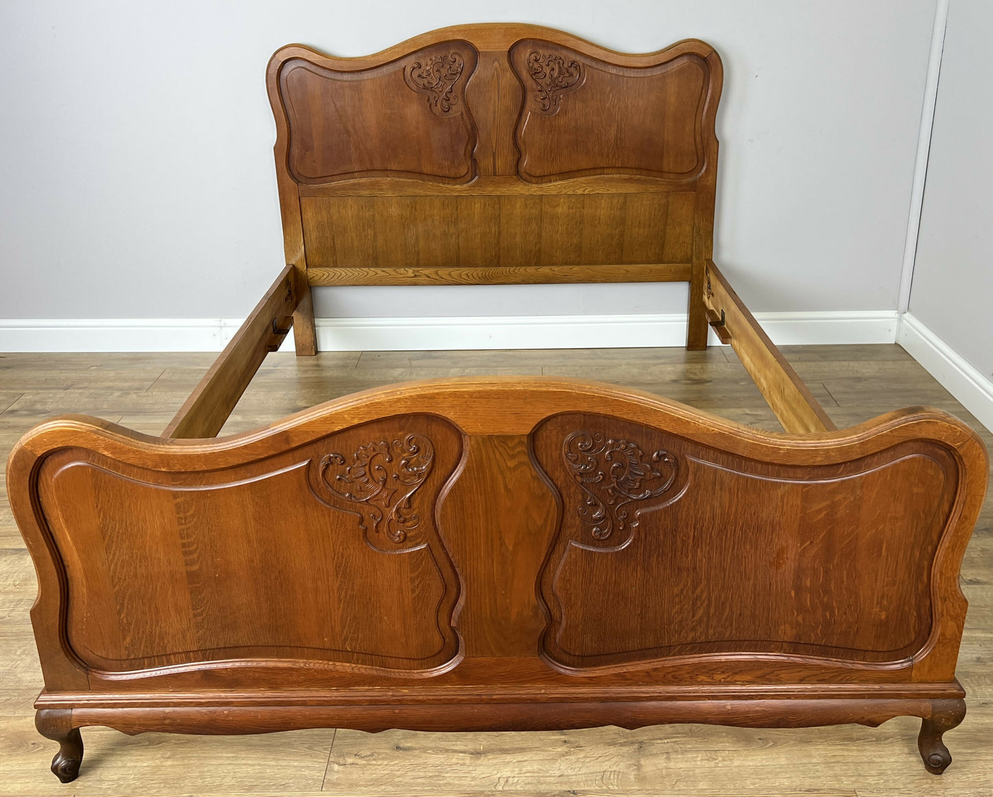 Bed Vintage French Louis XVI Oak Double Bed Frame Carved Headboard LOT 6381