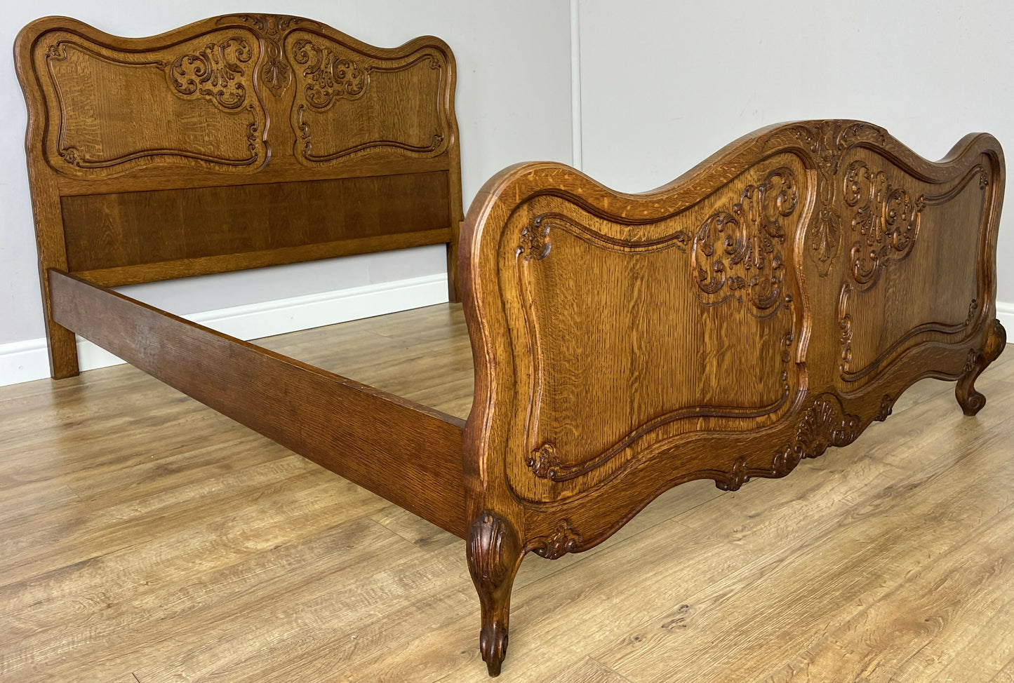 Bed Vintage French Louis XVI Oak Double Bed Frame Carved Headboard LOT 6375