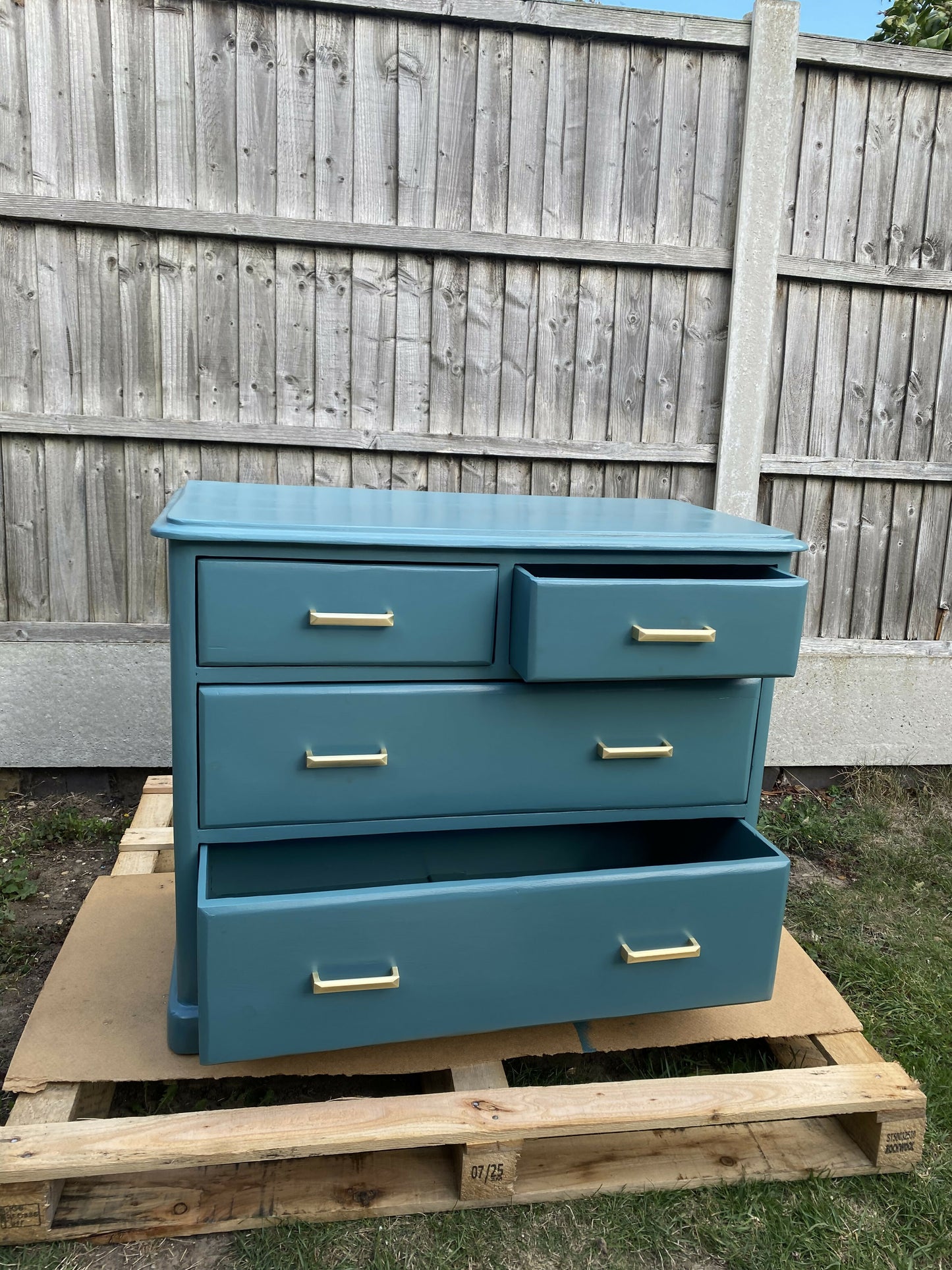 Deep Blue Serenity Chest – Golden Details for a Touch of Luxury