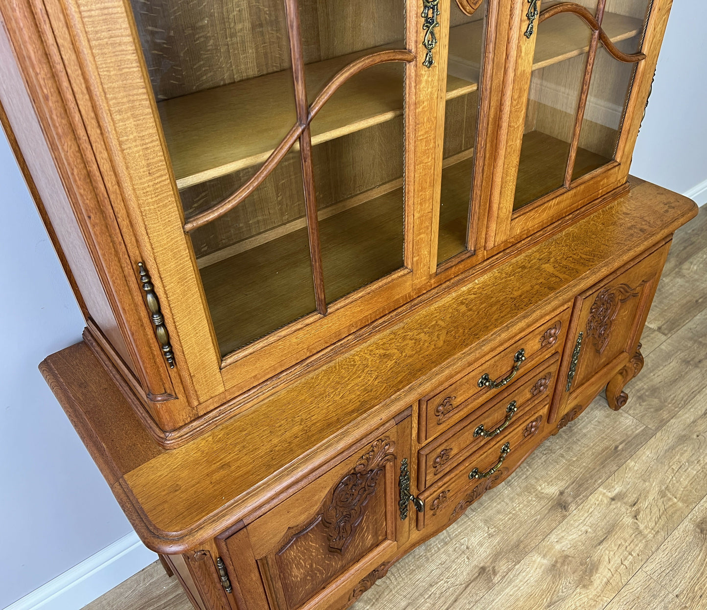 Bookcase Vintage French Louis XVI Oak Display Cabinet Carved Sideboard LOT 6285