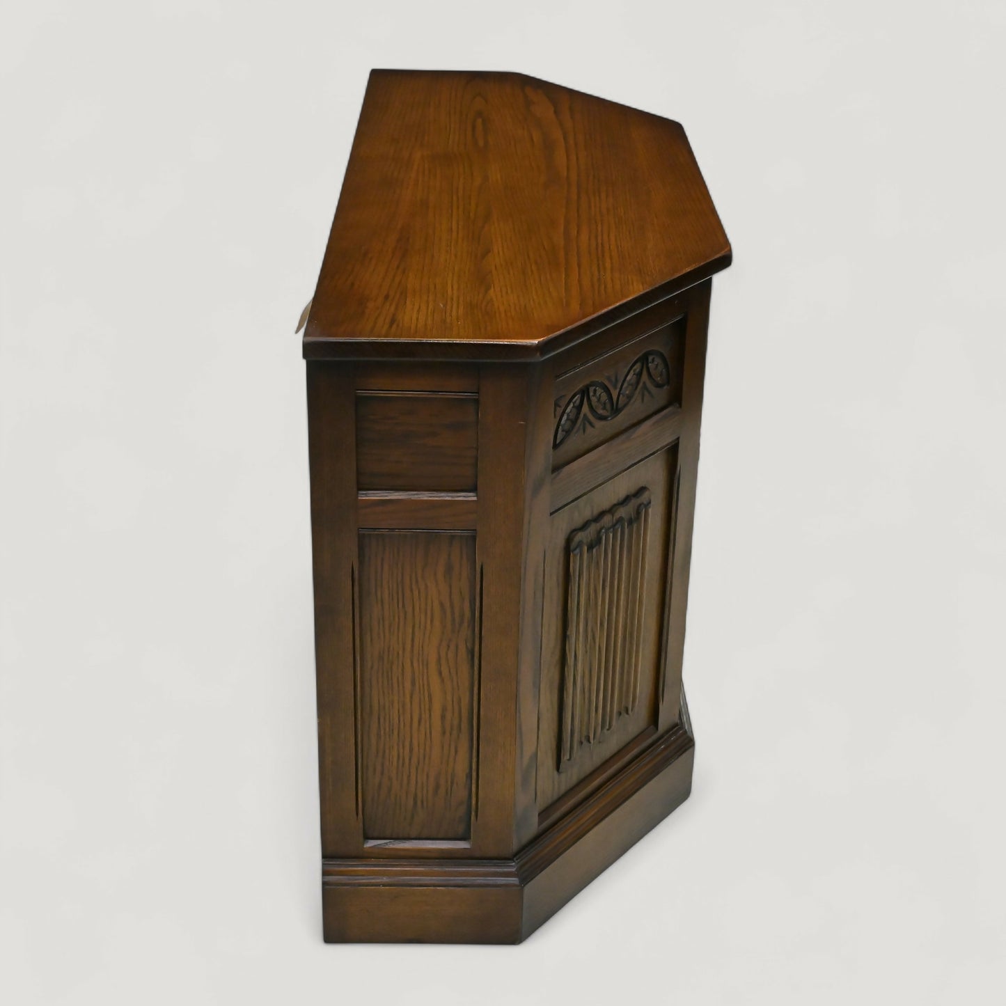 Old Charm Canted Cupboard/Sideboard Light Oak Finish #2198 FREE UK Delivery*. SBR10894/0309E