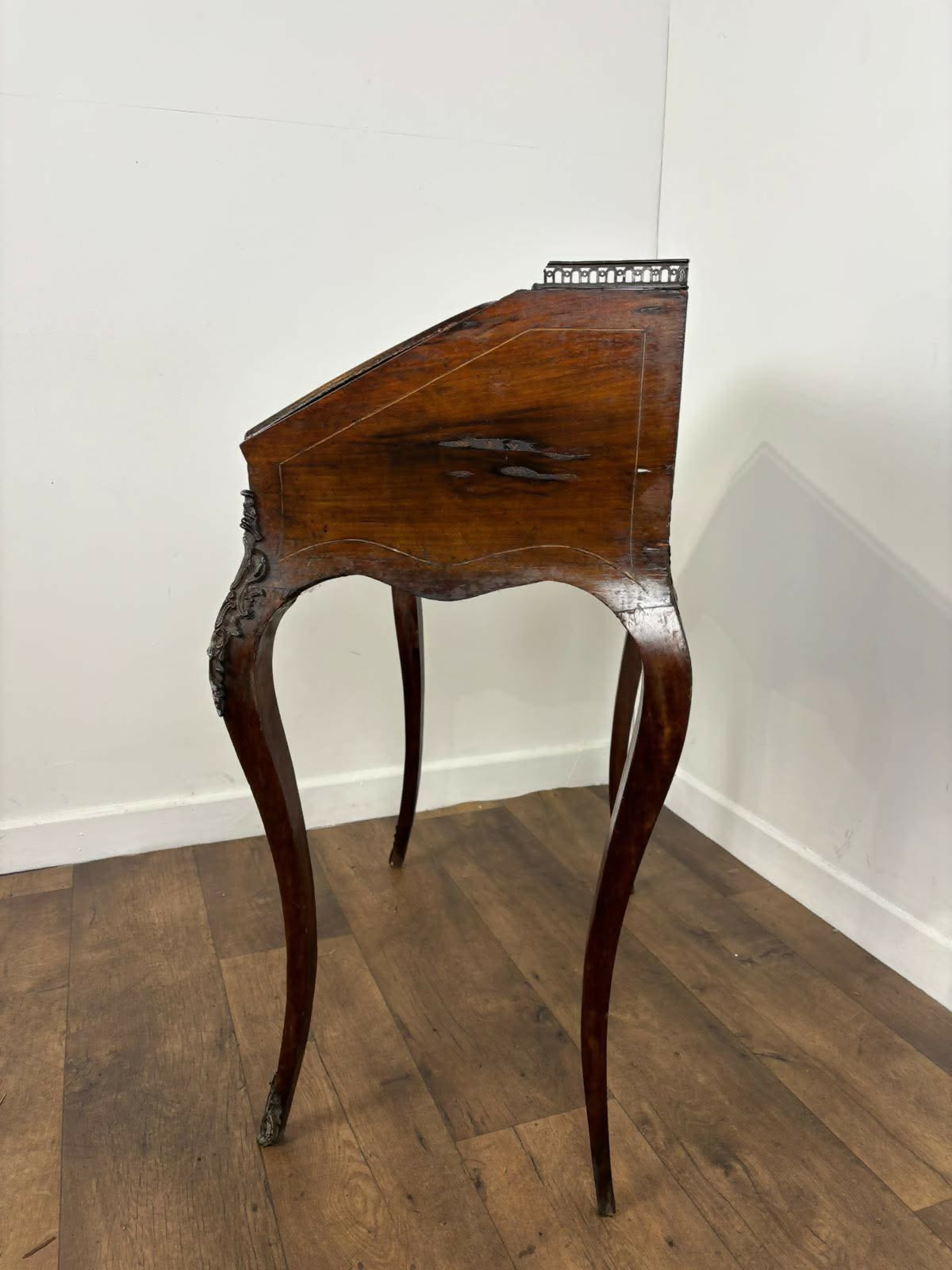 Victorian Walnut Inlaid Ladies Writing Desk / Bureau