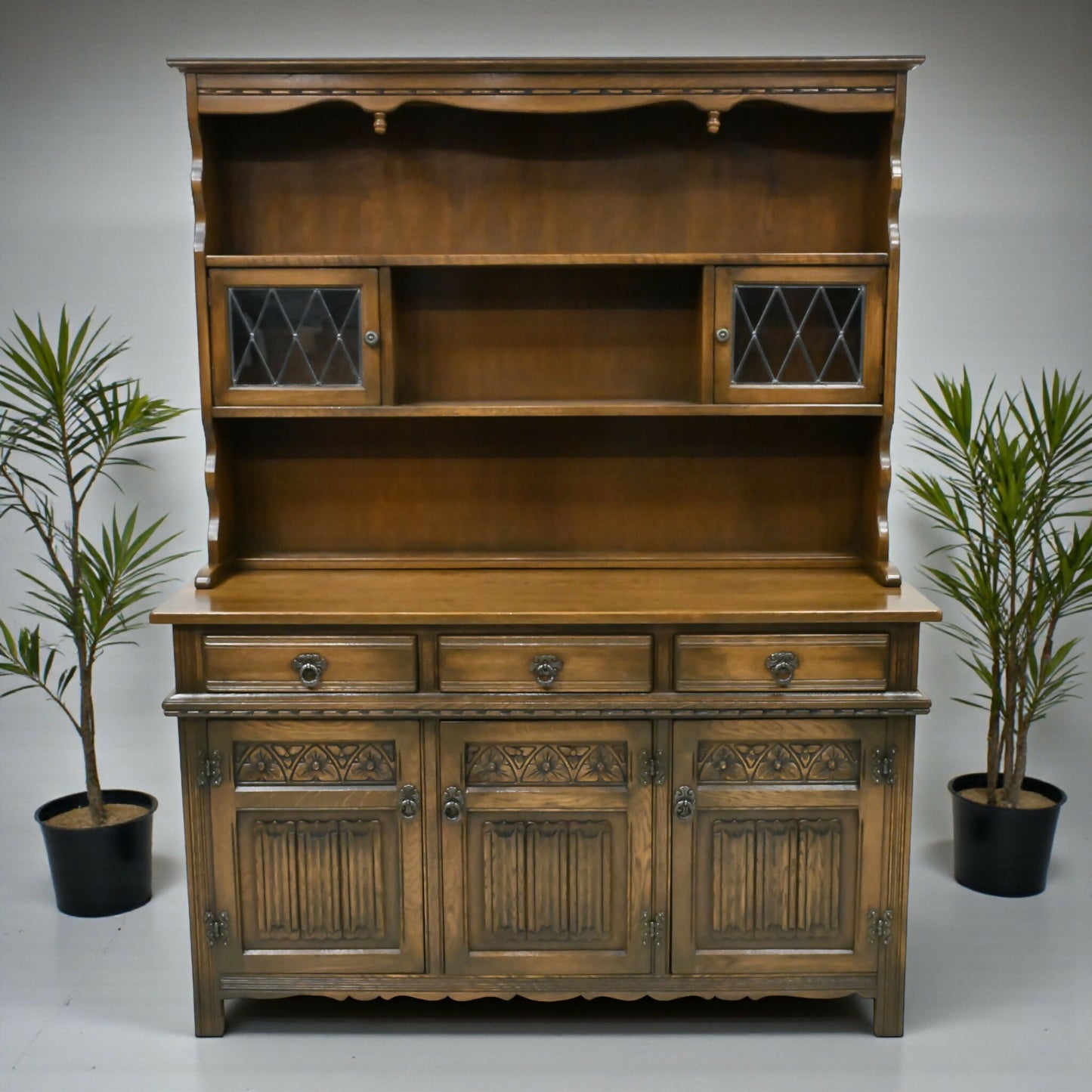 Old Charm Oak Dresser In Light Oak Finish Sideboard Display Top FREE UK Delivery