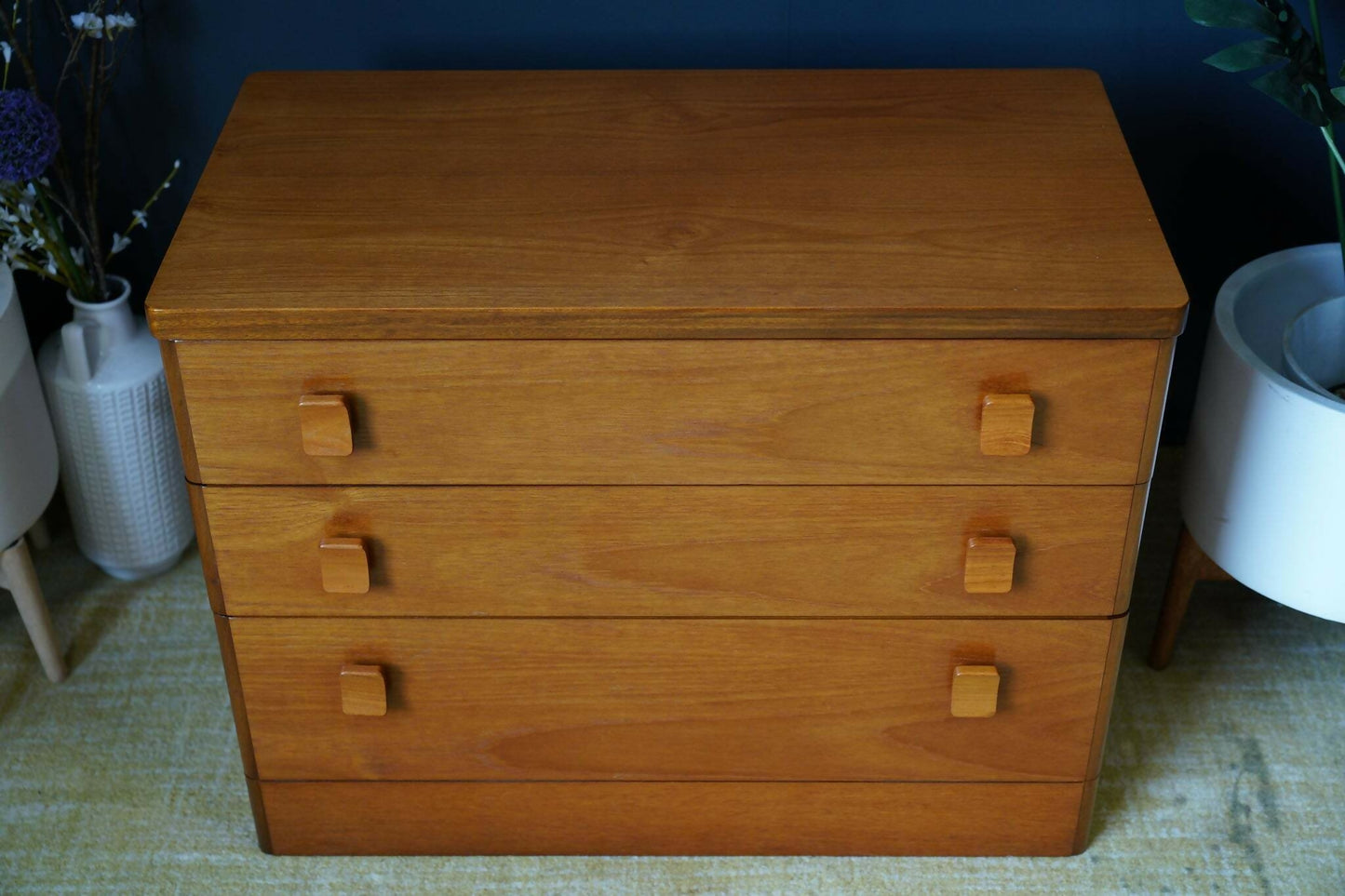 Vintage Mid Century Stag Chest Of Drawers – Timeless British Craftsmanship