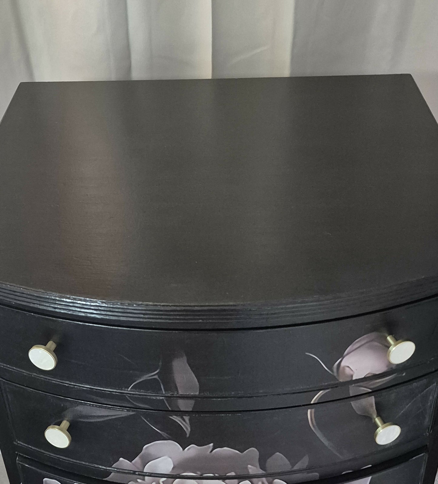 Opaline Bloom – Dark Luxe Bow-Front Vintage Chest of Drawers, Black Floral Decoupage, Gold & Pearl Handles