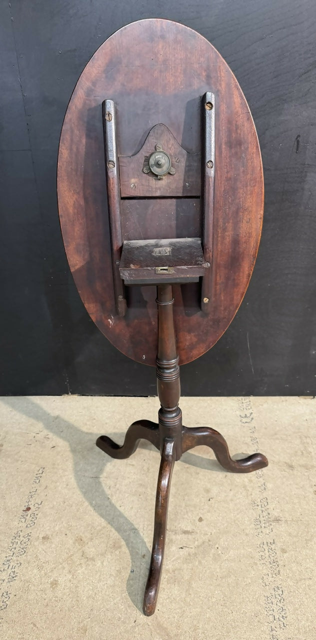 Georgian Mahogany Tilt Top Table