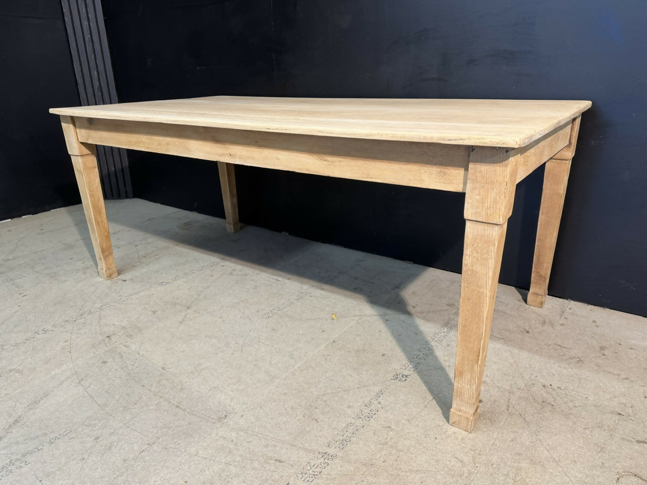 Stylish Oak Kitchen Dining Table