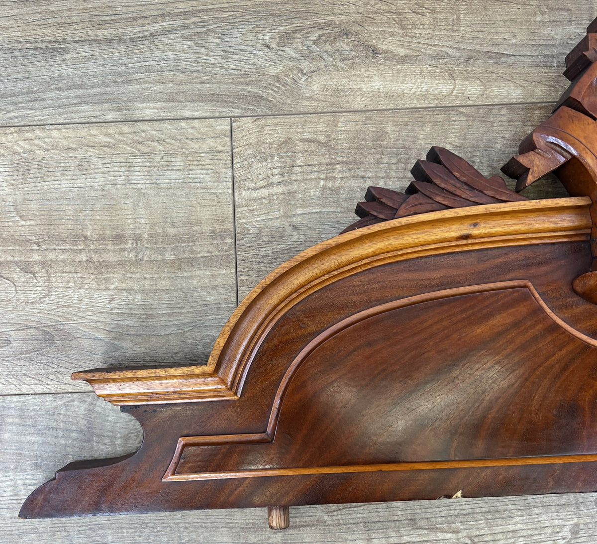 Pediment Antique French Style Walnut Carved Decorative Crest LOT 6528
