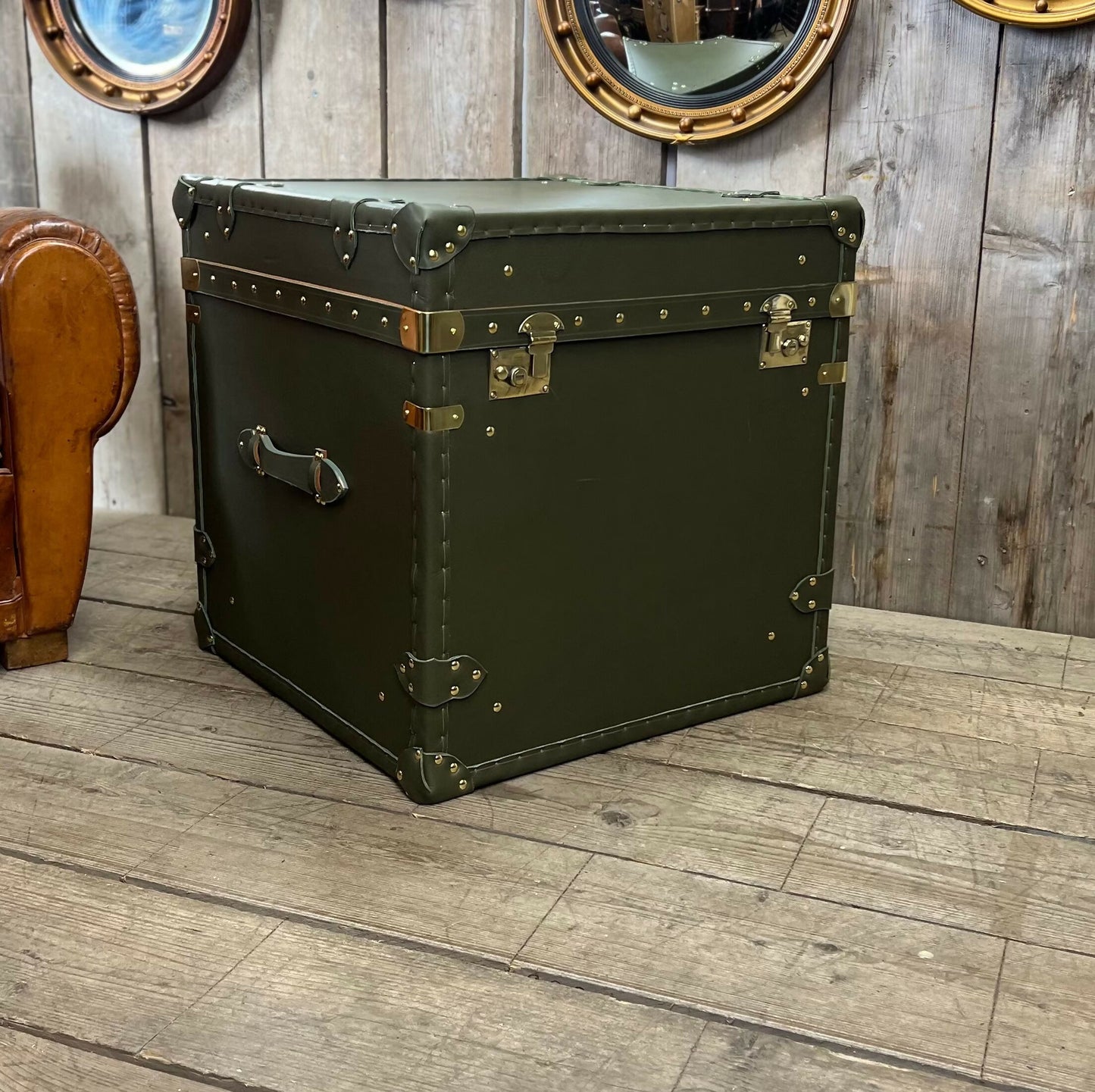 Luxury Leather Olive Green End Table Trunk