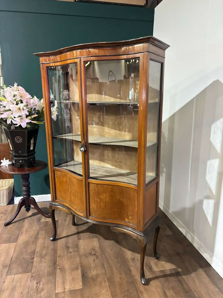 Edwardian Mahogany Serpentine Fronted Display Cabinetm