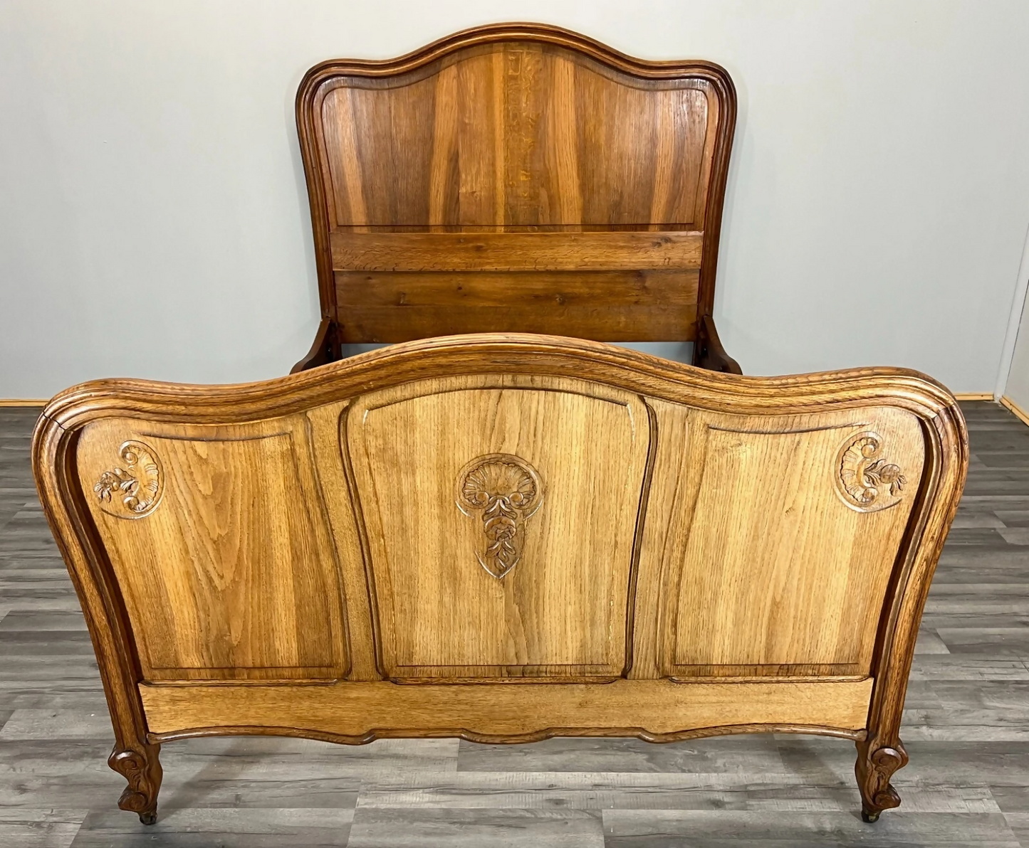 Bed Antique French Style Oak Double Bed Frame Carved Headboard LOT 3711