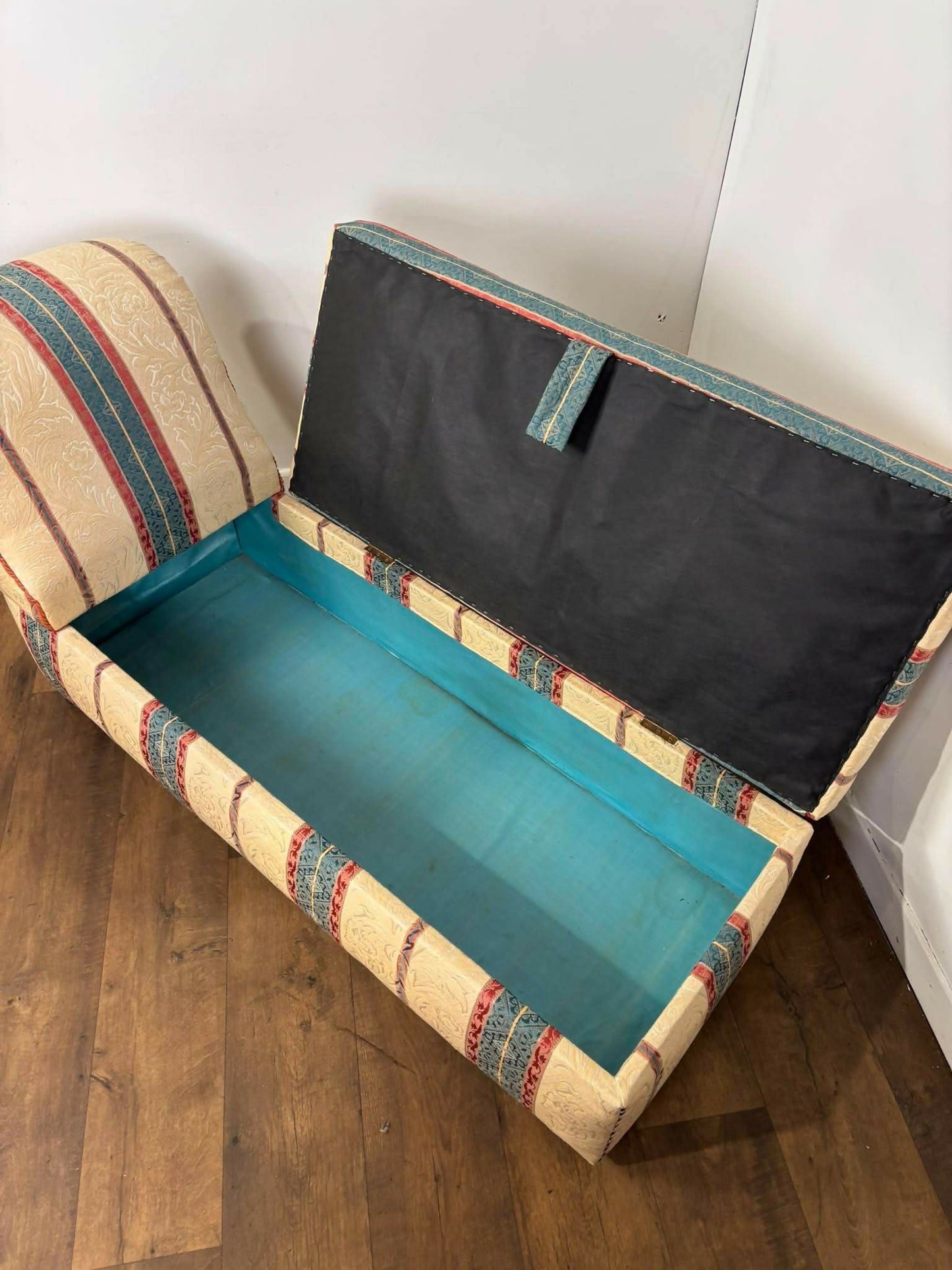Vintage Striped Day Bed with Ottoman Storage