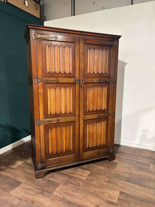 Vintage Oak Priory Double Wardrobe With Linen Fold Designmm