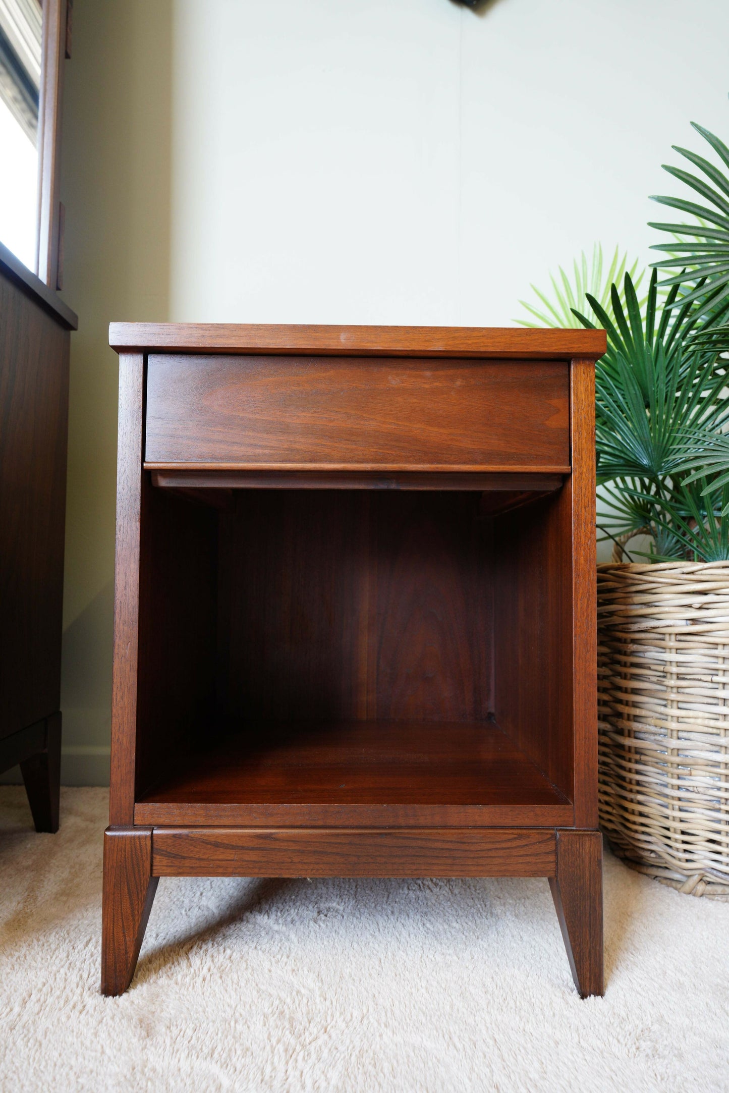 Peppler Furniture Co. 'The Hanover Line' Retro Bedside Nightstand In Figured Walnut – Canada, C. 1960s
