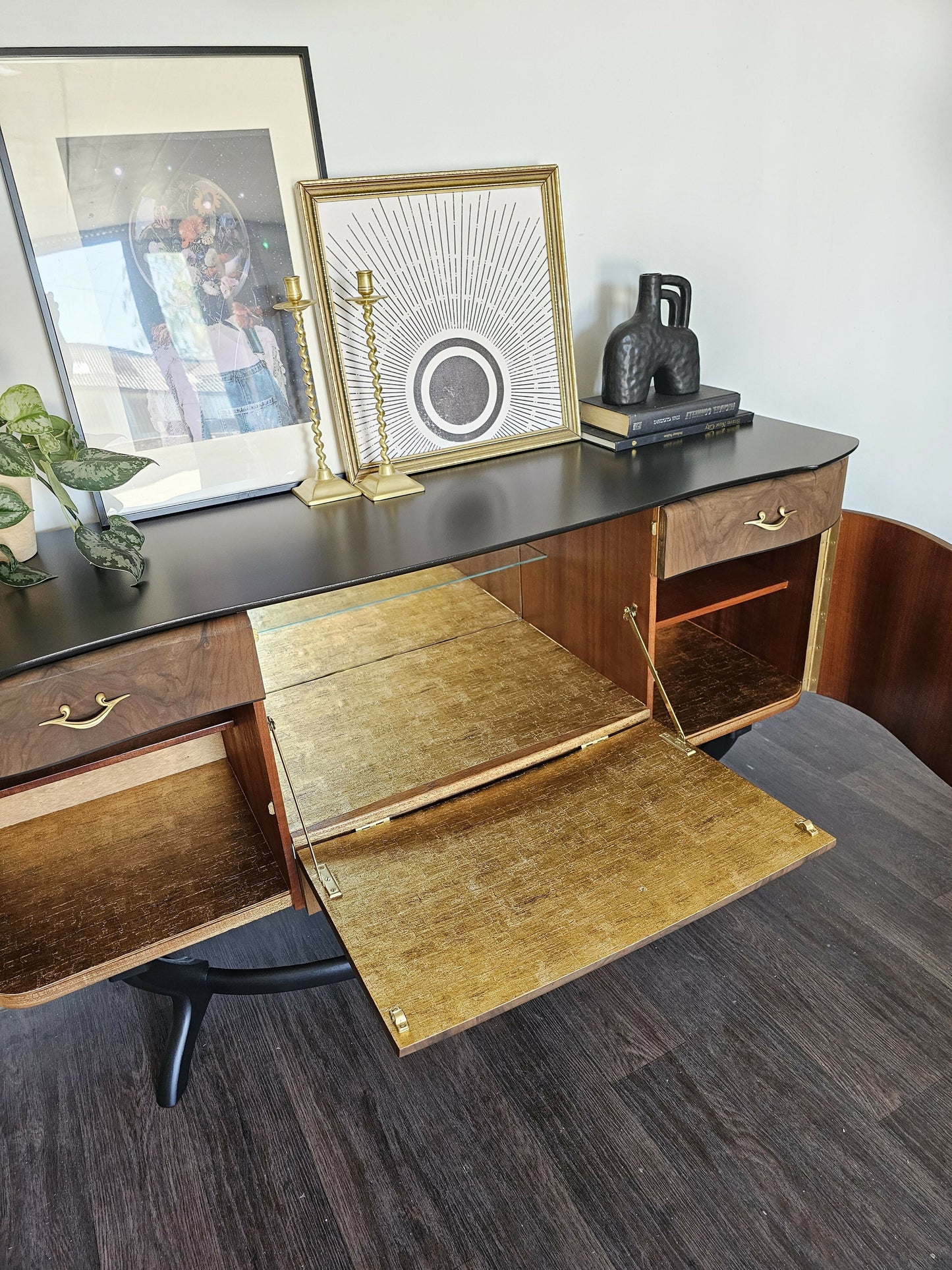 Mid Century Modern Beautility Drinks Cabinet / Sideboard / TV Cabinet