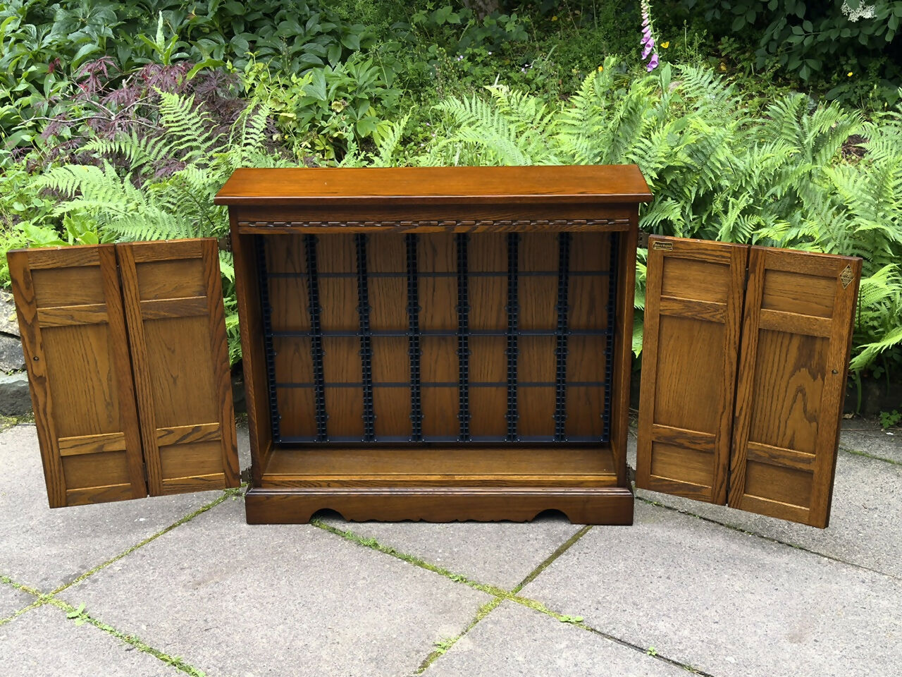 A WOOD BROTHERS OLD CHARM CARVED LIGHT OAK CD STORAGE CABINET / STAND