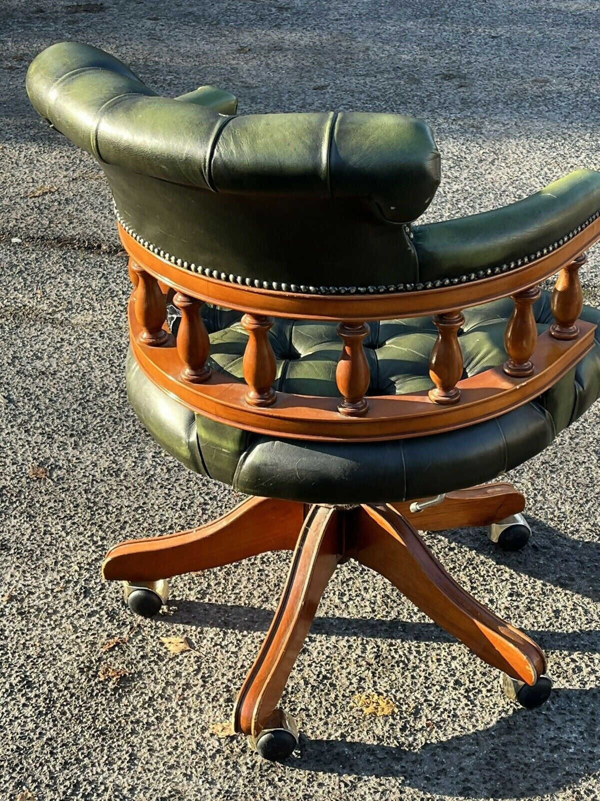 Captains Chair, Green Leather Buttoned Back Swivel Desk Chair