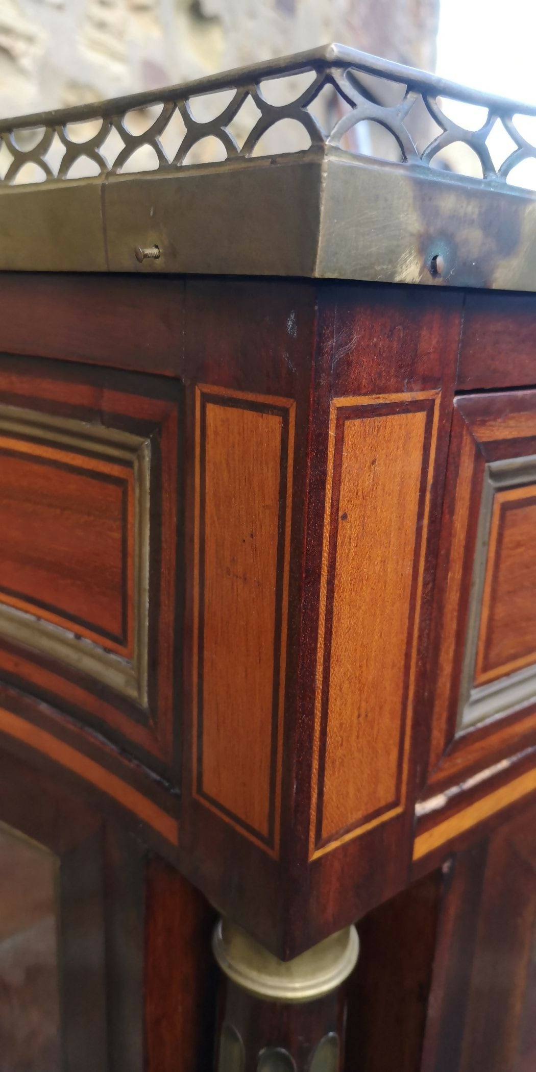 Late 19th Century French Mahogany and Satinwood Banded Vitrine - Cabinet