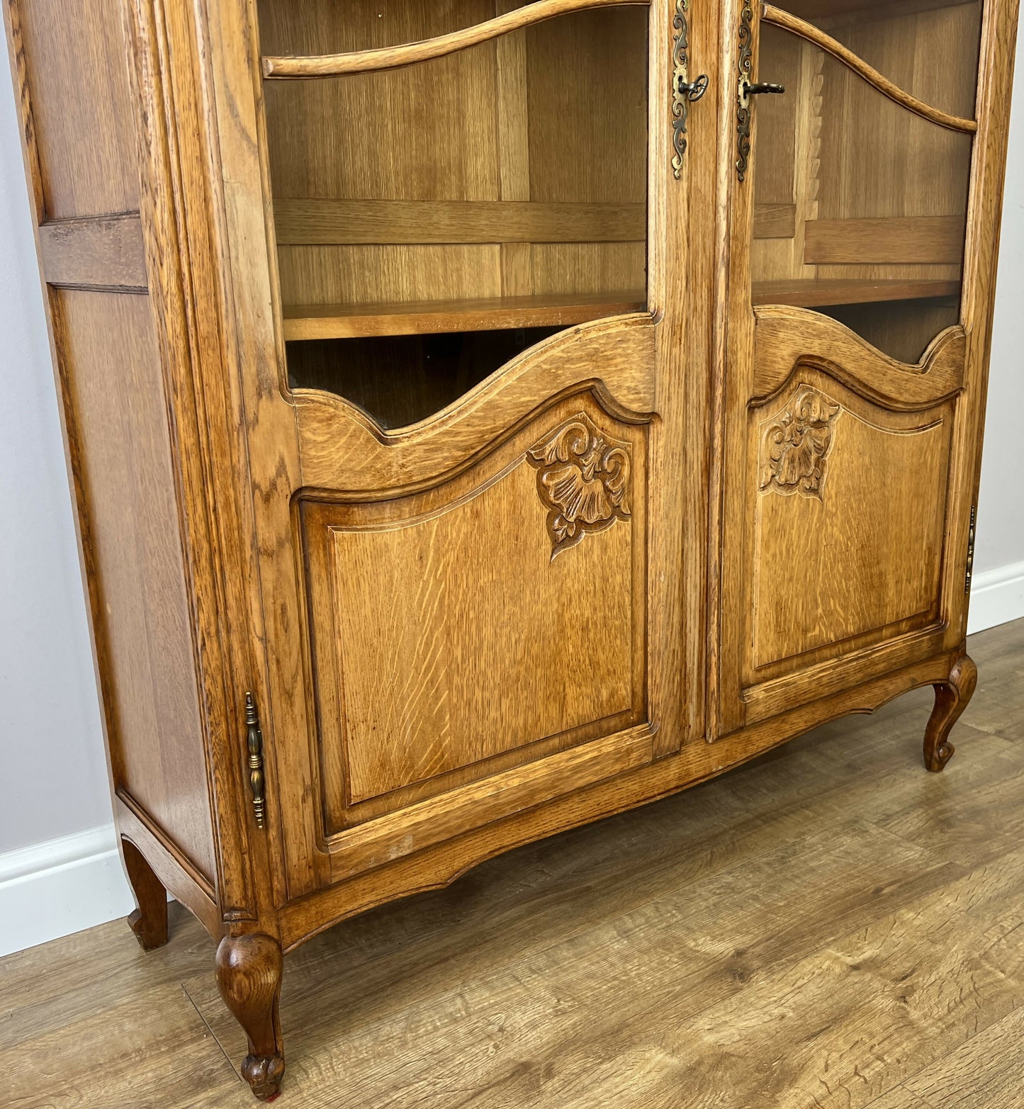 Bookcase Vintage French Louis XVI Oak Display Cabinet Carved Sideboard LOT 6346