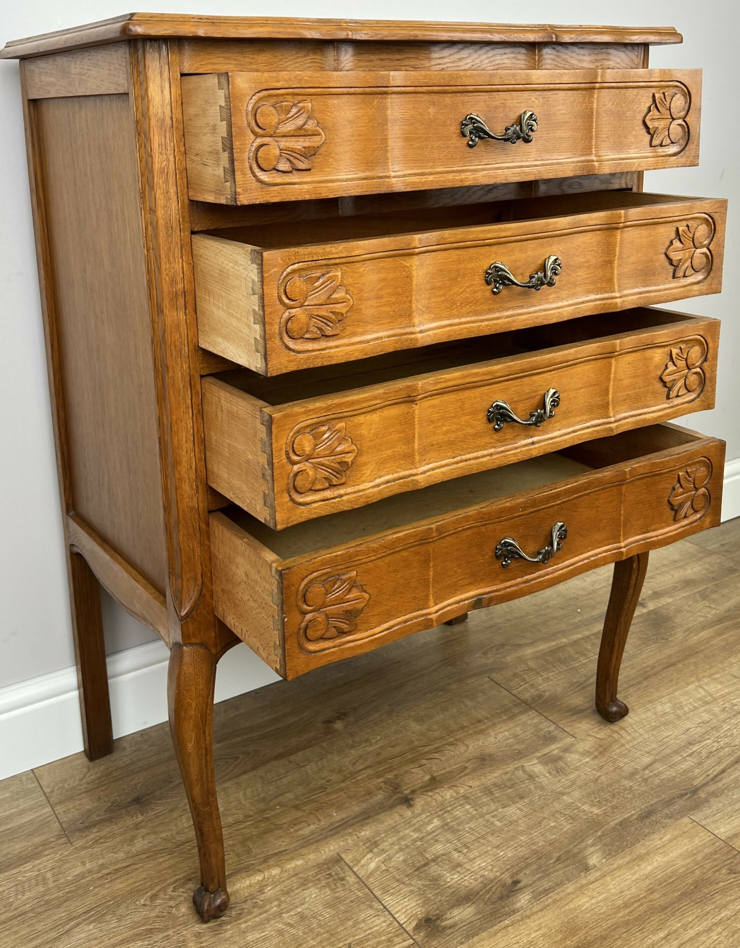 Chest of Drawers Vintage French Louis Oak 4 Drawers Carved Cabinet LOT 6299