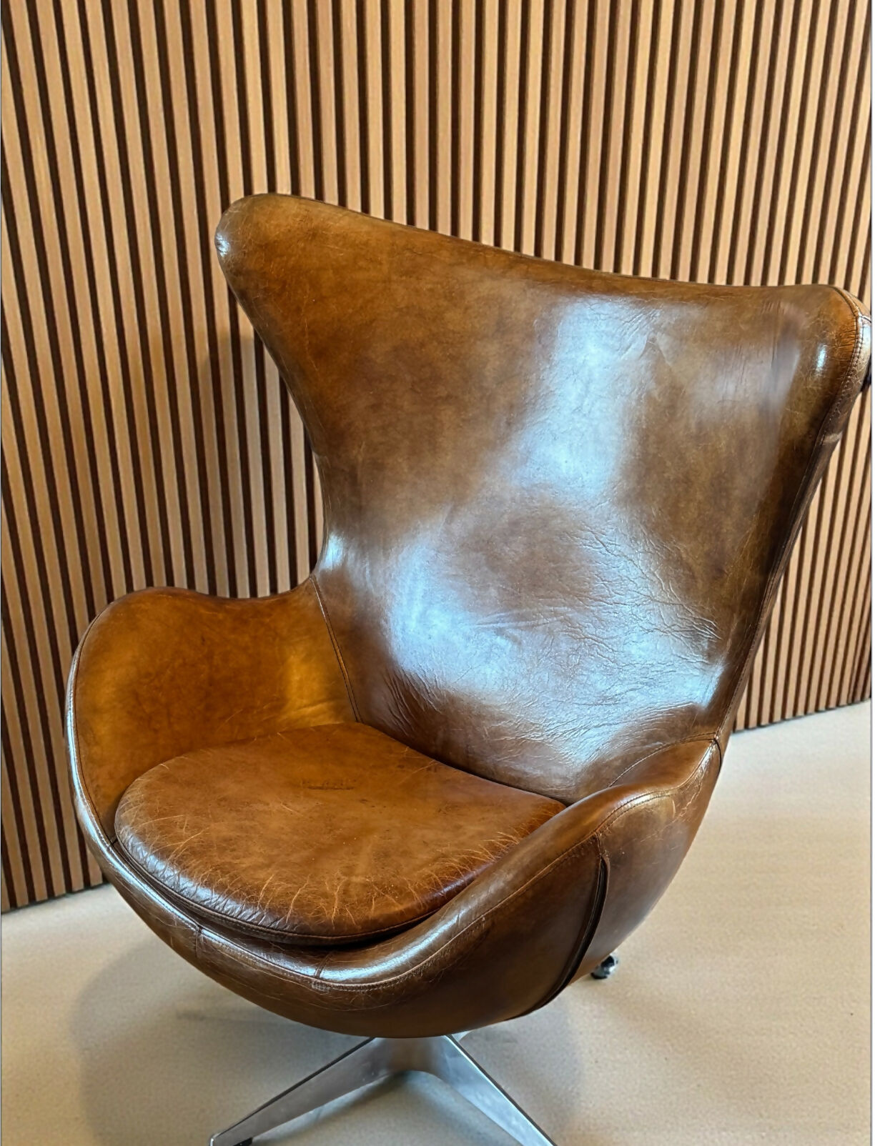 Stunning Leather St Anne Swivel-Club Chair