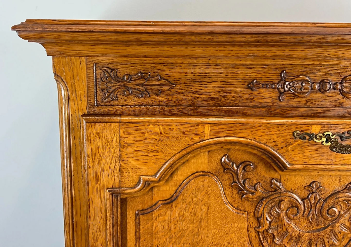 Cabinet Vintage French Style Oak Carved Sideboard with Drawer LOT 3757
