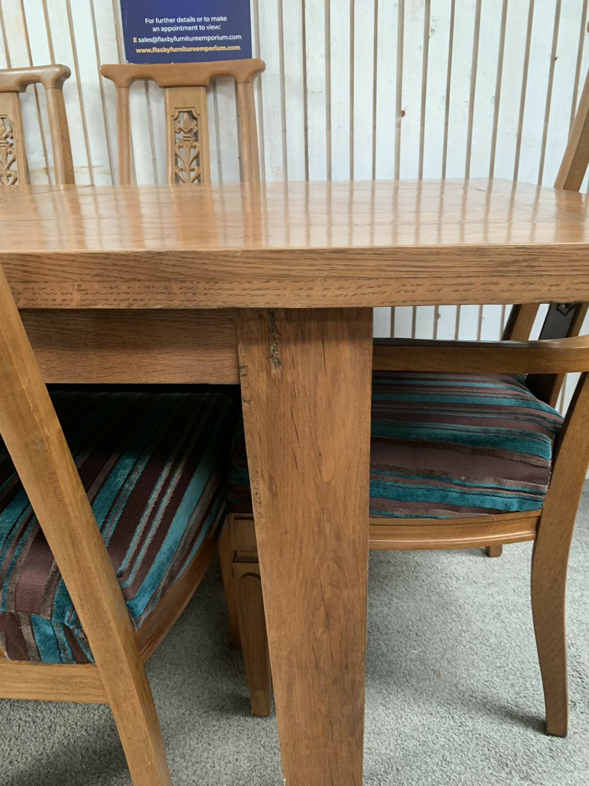 Large Solid Oak Extending Dining Table and 8 Chairs Set – Carved High Back,
