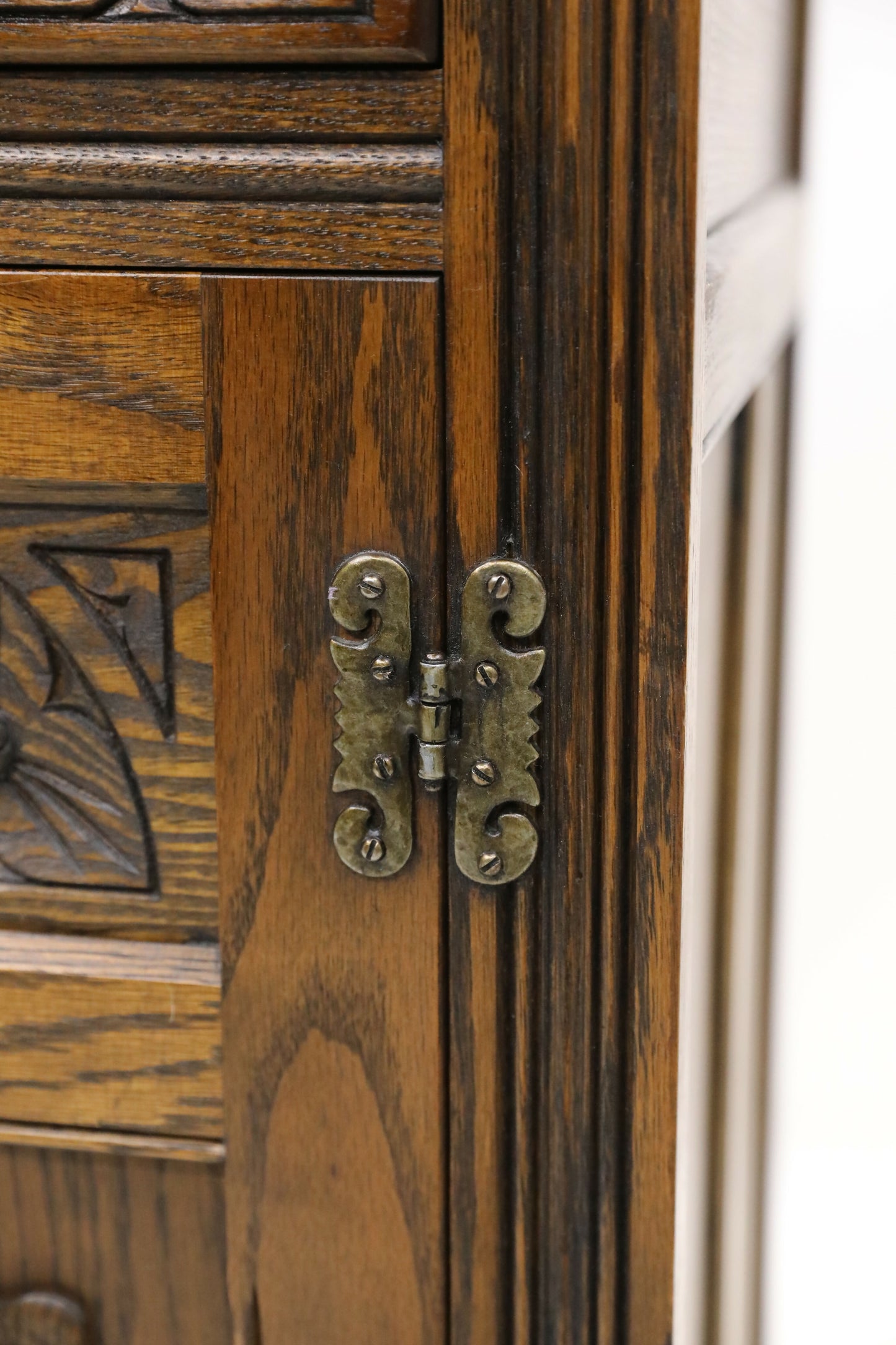 Old Charm Tall Cocktail Cabinet With Wine Rack For 24 Bottles FREE UK Delivery. SBR9035/2304D