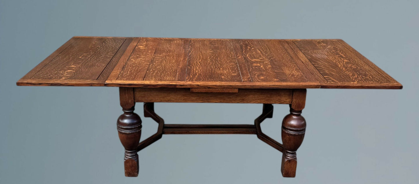 Oak Draw Leaf Dining Table - Seats 8