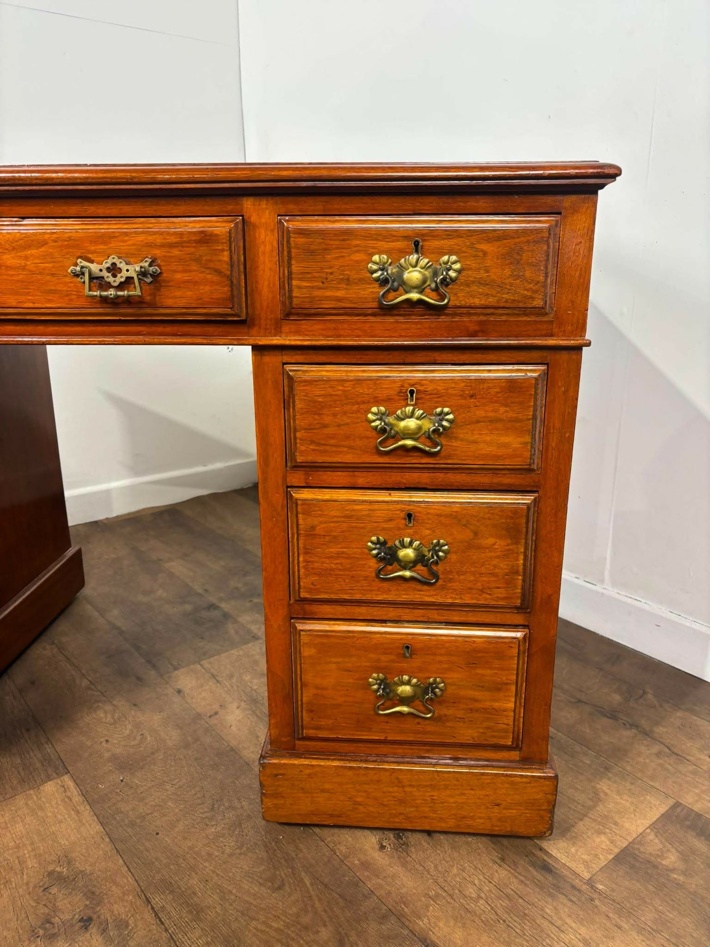 Victorian Mahogany Twin Pedestal Knee Hole Desk