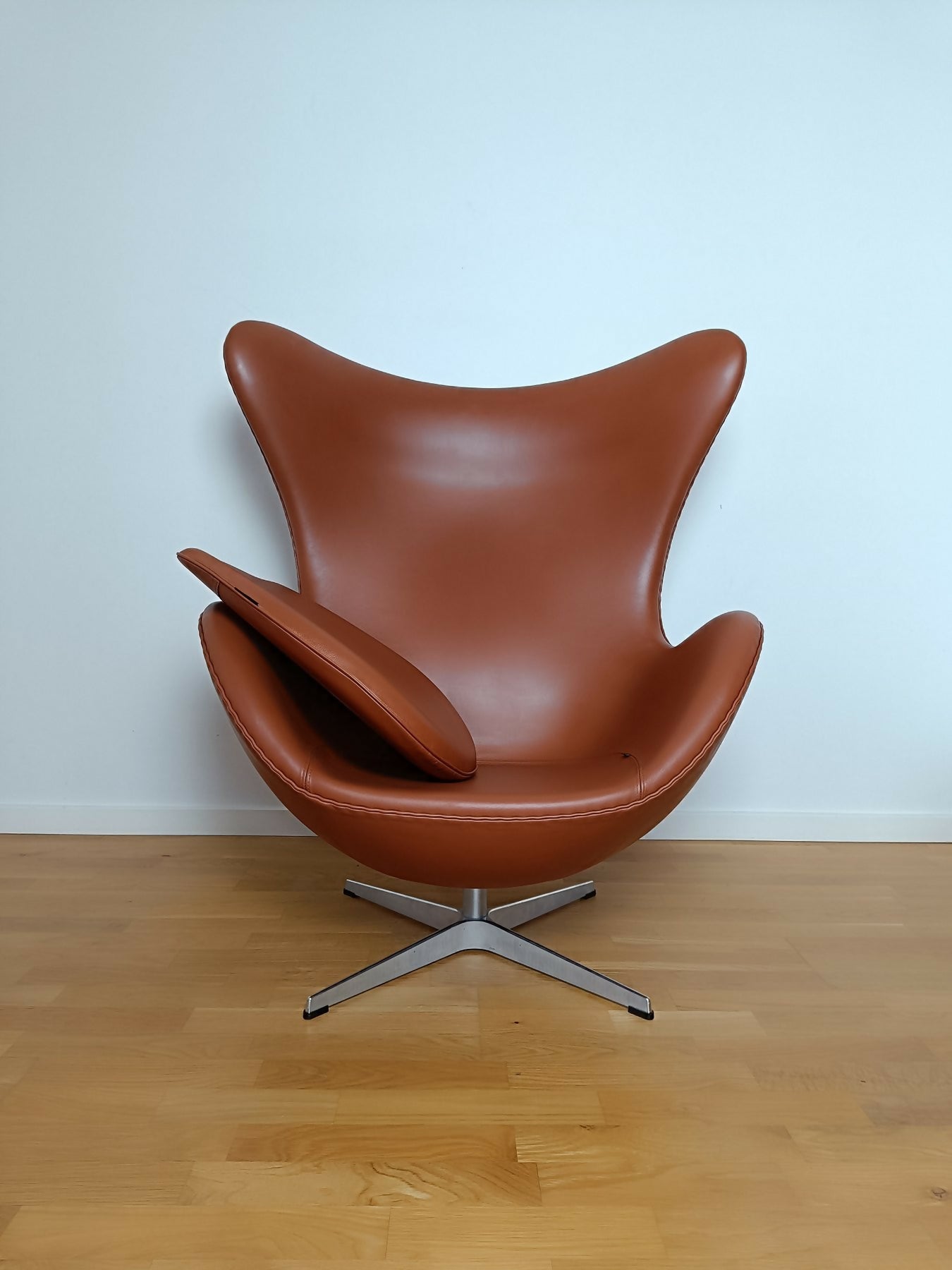 Arne Jacobsen - Egg Chair - Arne Jacobsen - Lounge chair