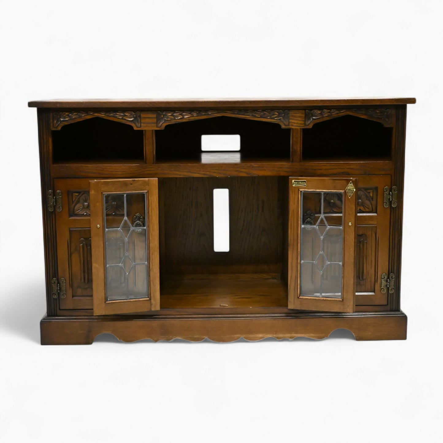 Old Charm Entertainment Cabinet TV Stand Model 2345 Light Oak FREE UK Delivery. SBR10500/2205E