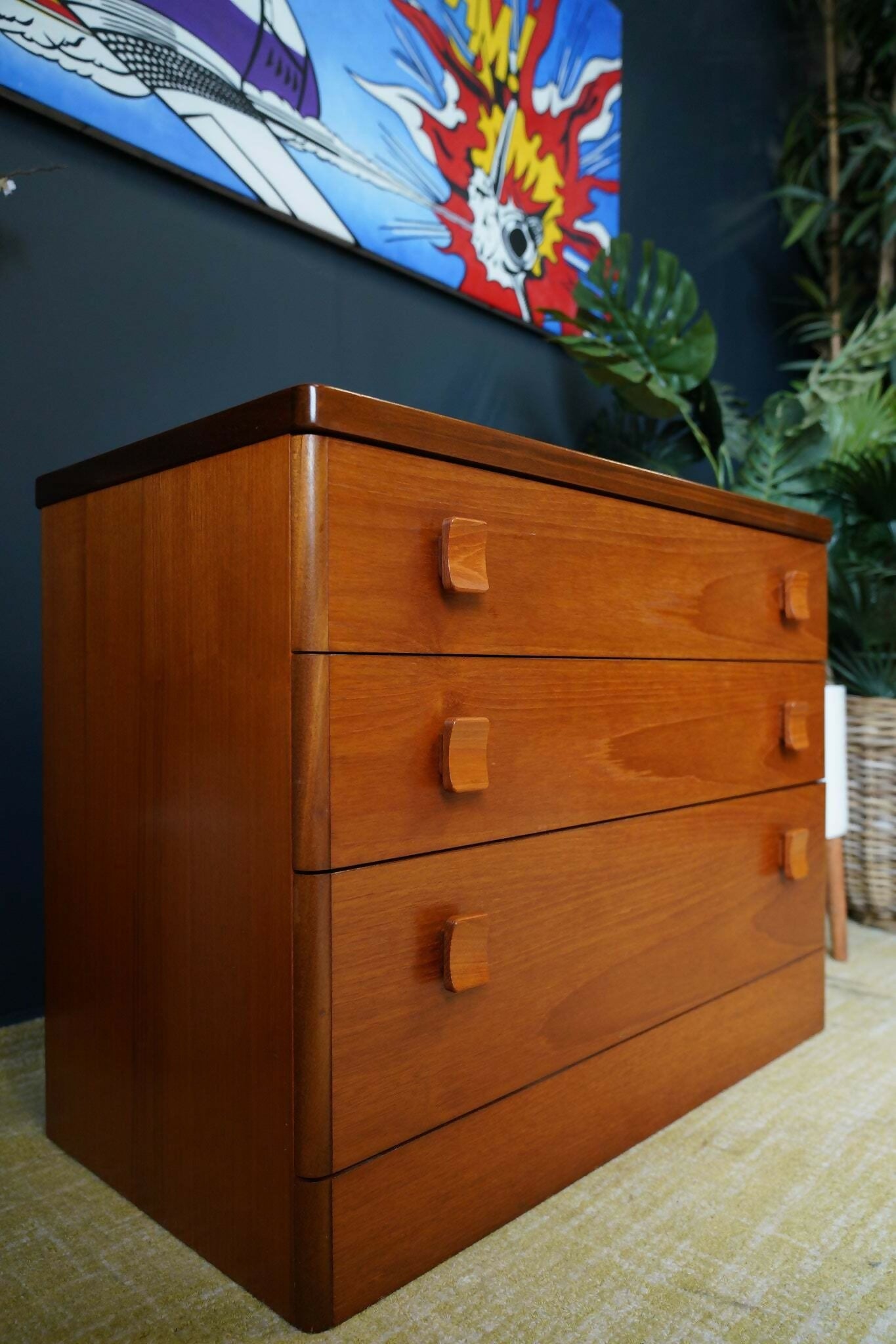 Vintage Mid Century Stag Chest Of Drawers – Timeless British Craftsmanship