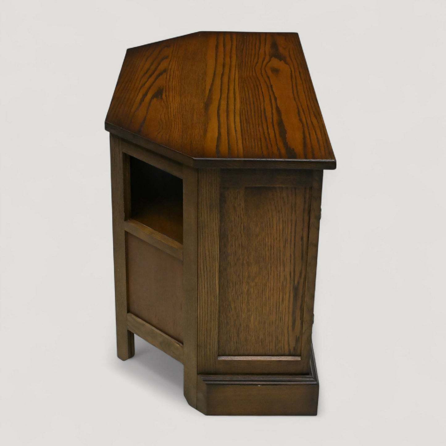 Old Charm Corner TV Stand Video Cabinet Light Oak Model 2264 FREE UK Delivery*. SBR10893/0309E