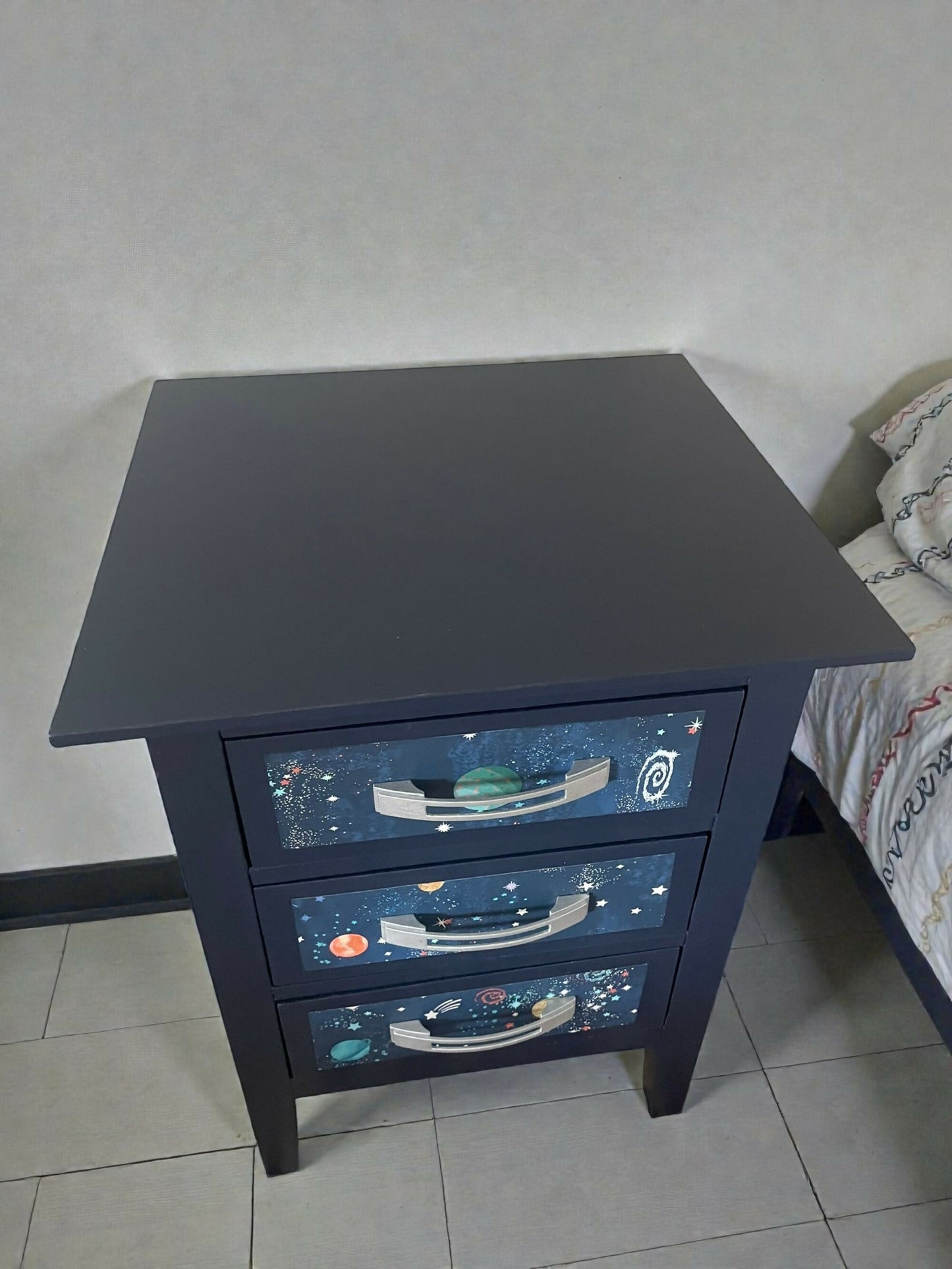 Small three drawer chest - bedside cabinet
