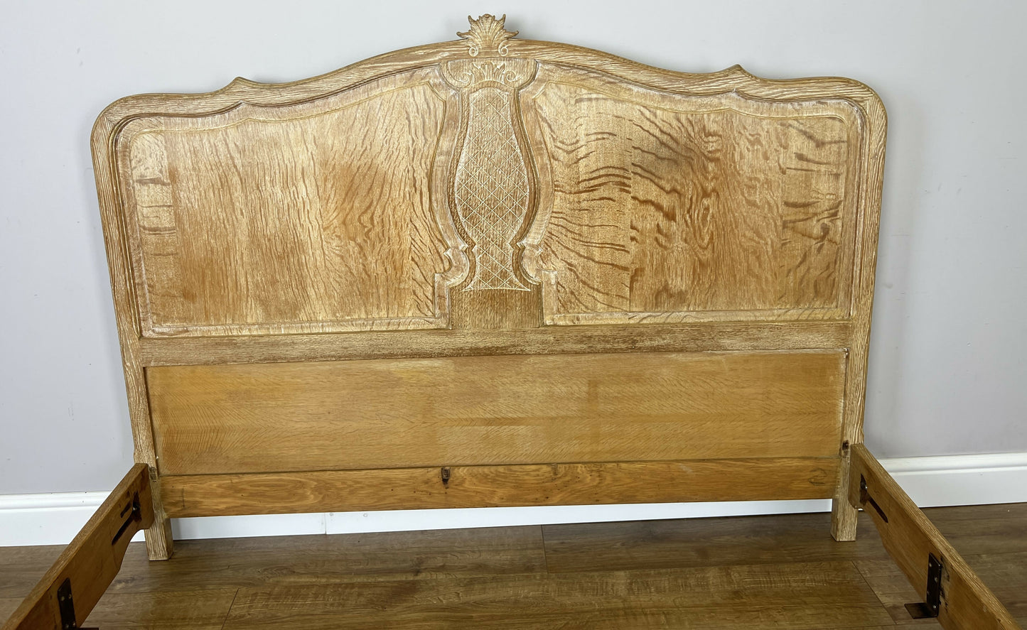 Bed Vintage French Louis XVI Oak King Size Bed Frame Carved Headboard LOT 6372