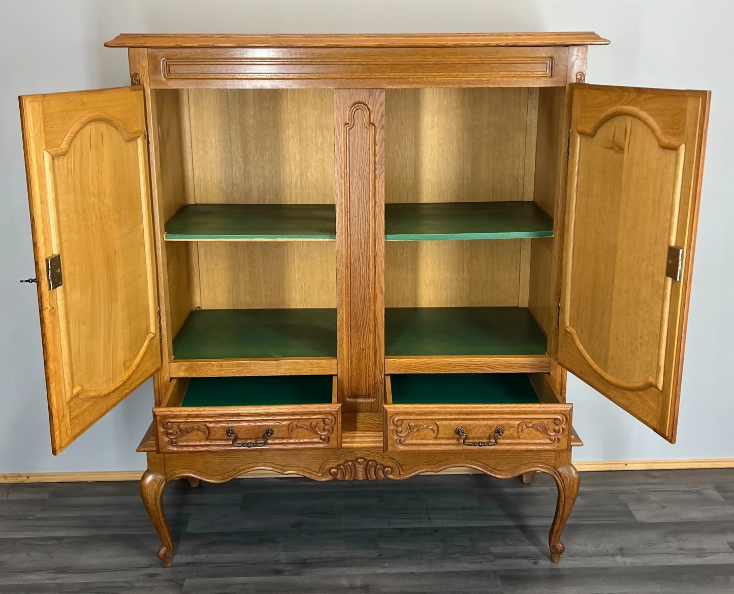 Cabinet Vintage French Louis XIV Style Carved Sideboard 2 Door Cupboard LOT 3552