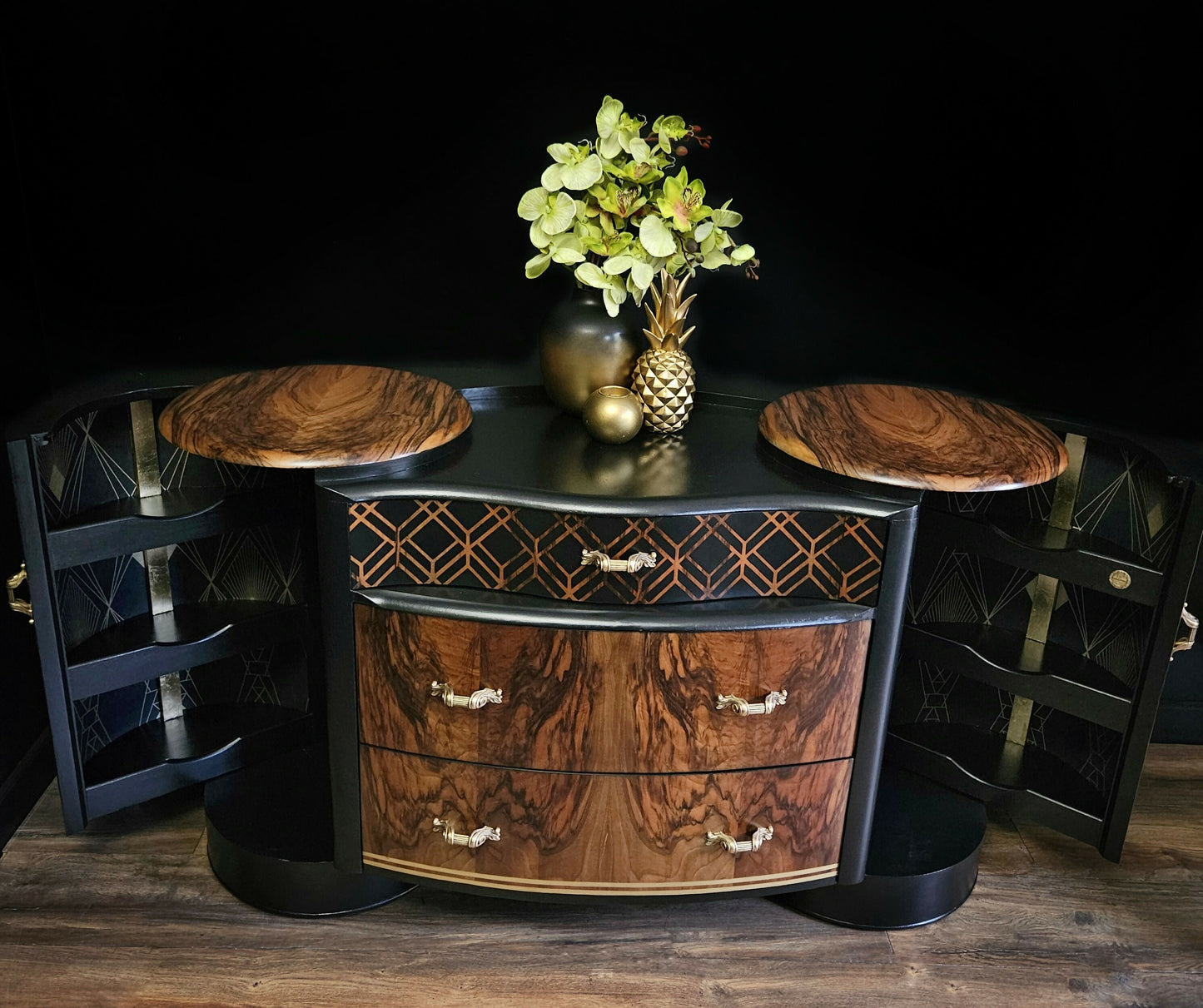 Art deco 1930's mirrored vanity dressing table by Shrager Brothers.