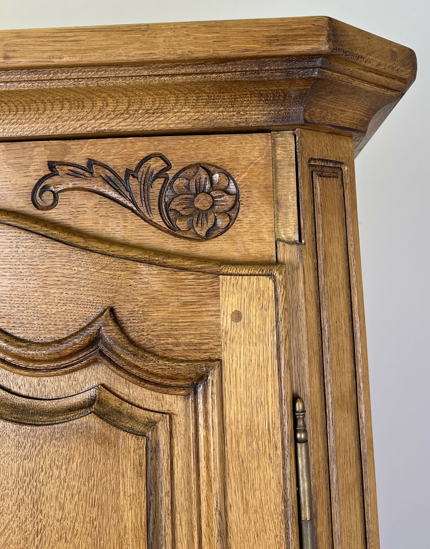 Wardrobe Vintage French Style Oak Four Door Carved Armoire Cabinet LOT 6116
