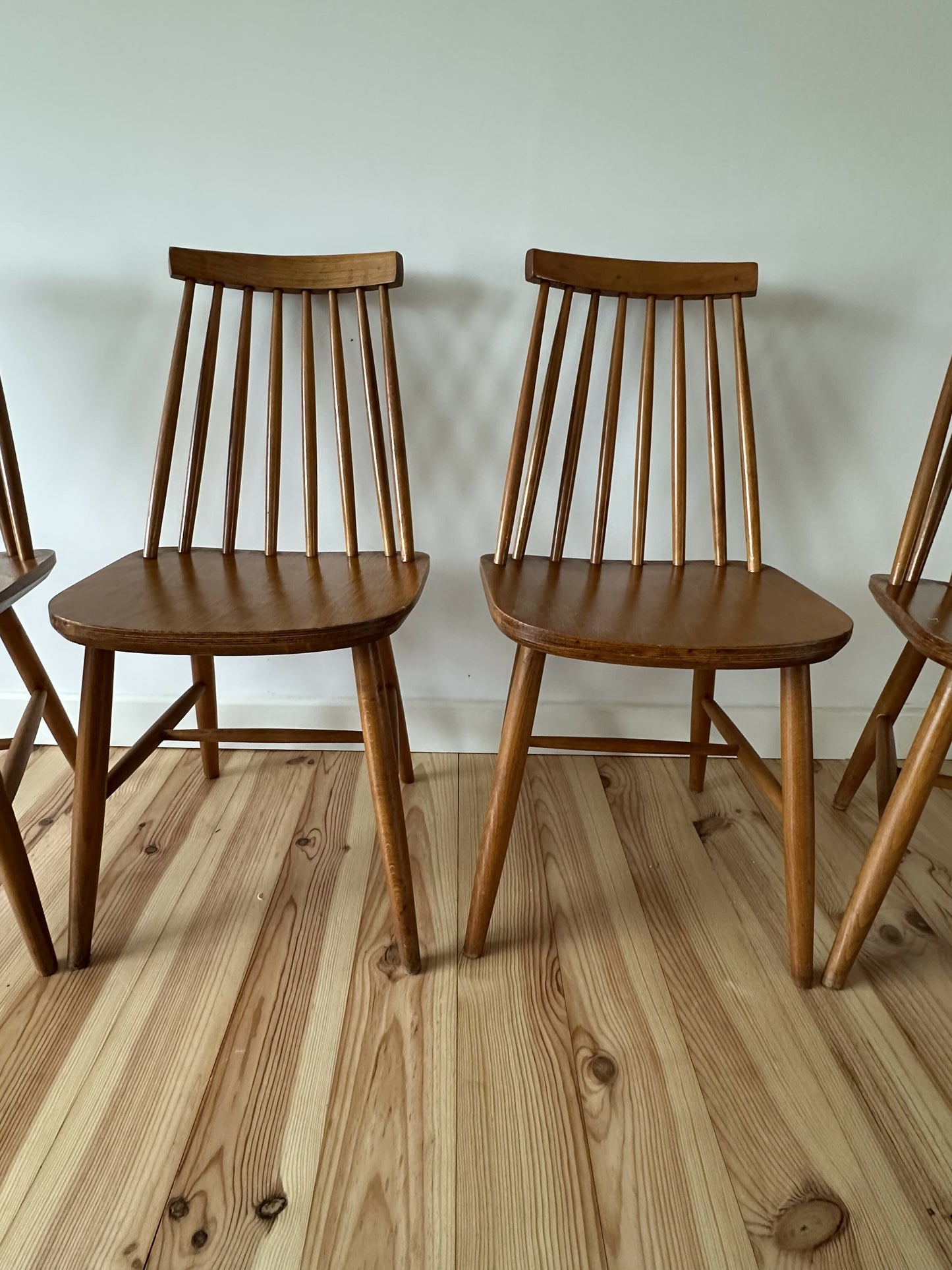 Vintage Set of 4 Mid Century Ercol Style Dining Chairs Stick Back Beech Chairs