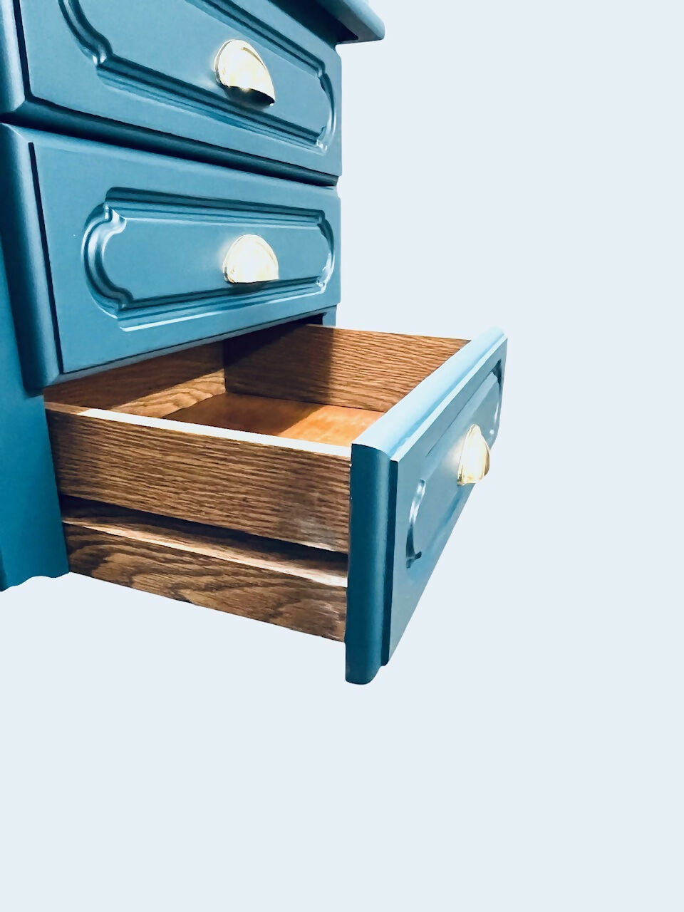 Mid-Century Modern Bedside Cabinets – Elegant & Timeless