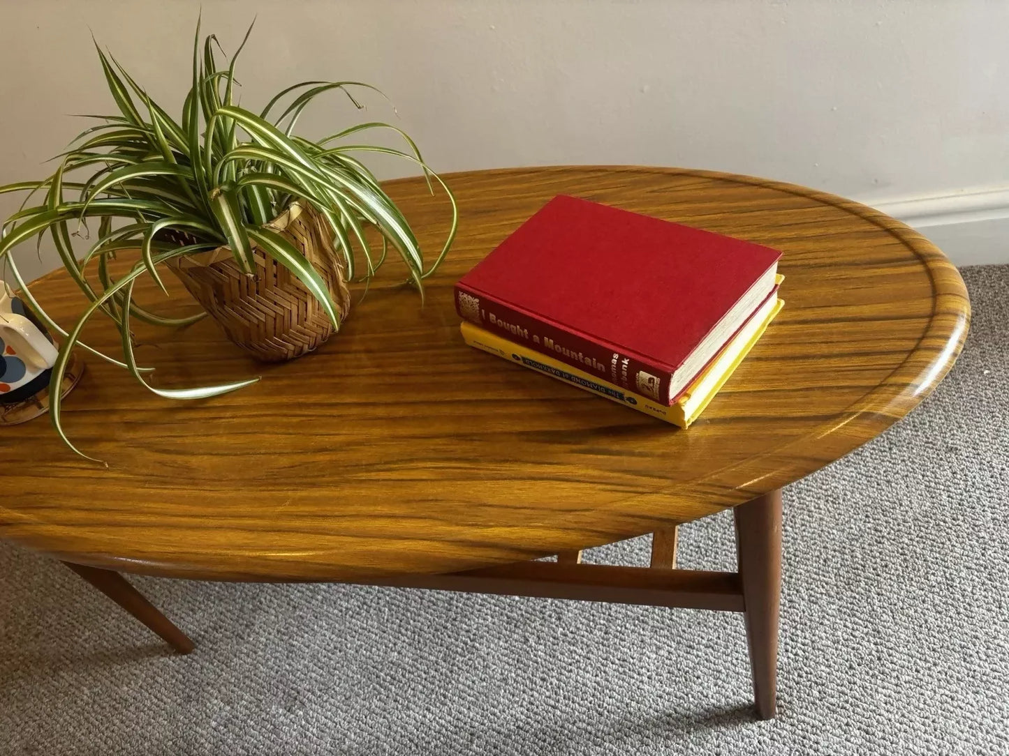Vintage Oval Coffee Table with Magazine Rack – Mid Century Modern Laminate Wood