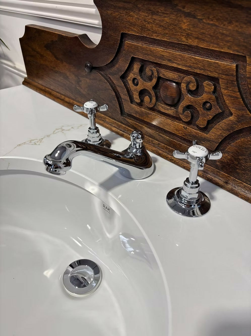 Wide Traditional Wooden Vintage Bathroom Vanity Unit - Mary Queen of Scots