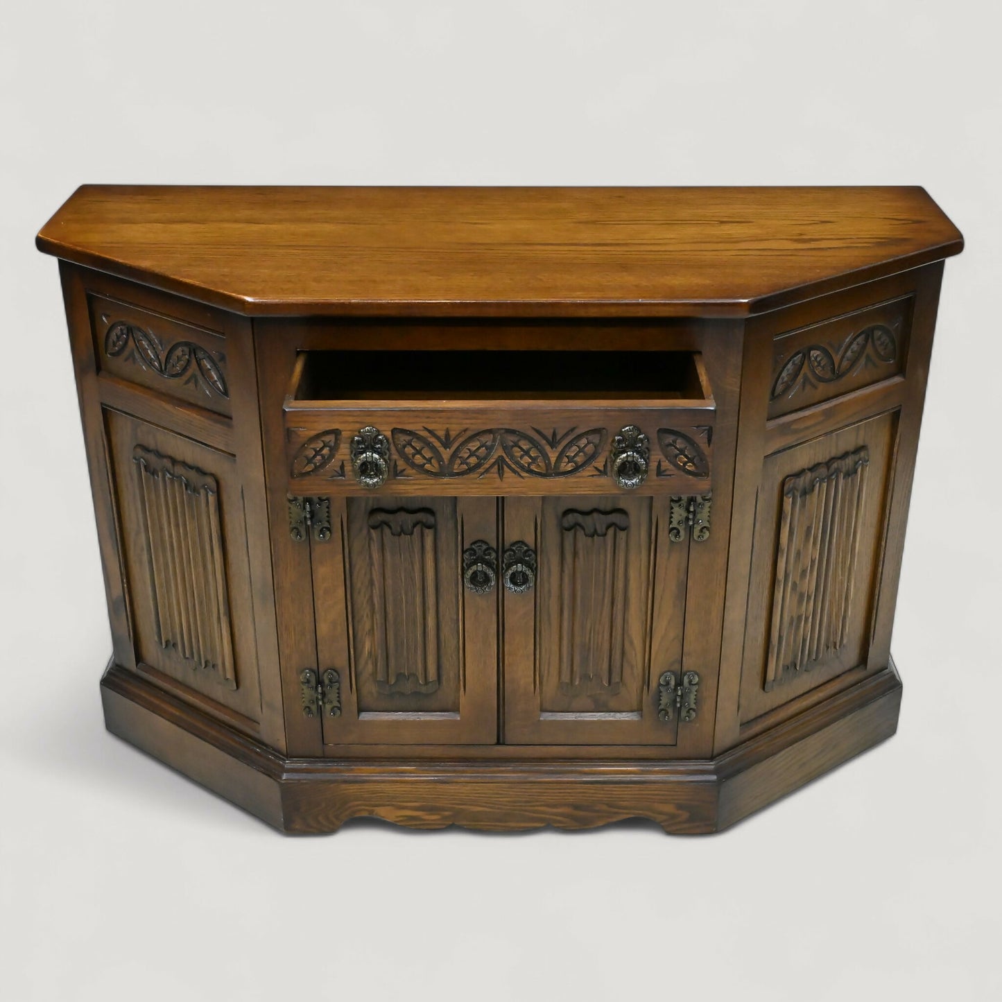 Old Charm Canted Cupboard/Sideboard Light Oak Finish #2198 FREE UK Delivery*. SBR10894/0309E