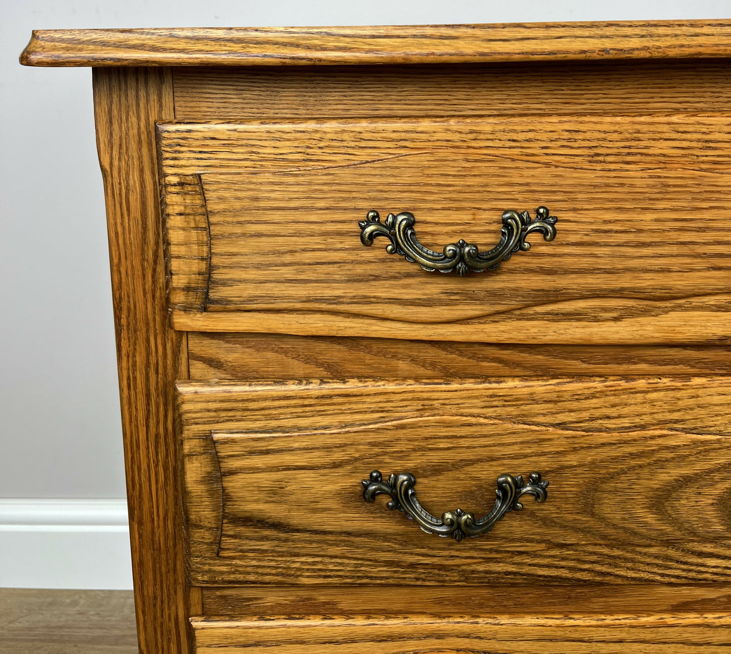 Chest of Drawers Vintage French Louis Oak 3 Drawers Carved Cabinet LOT 6256