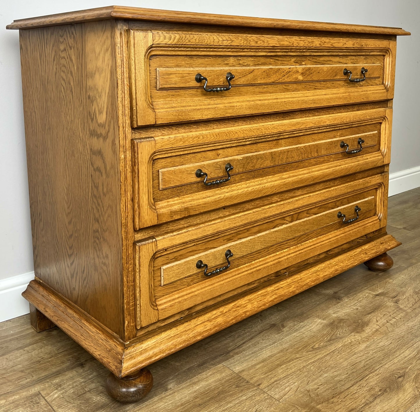 Chest of Drawers Vintage French Style 3 Drawers Carved Storage Cabinet LOT 6287