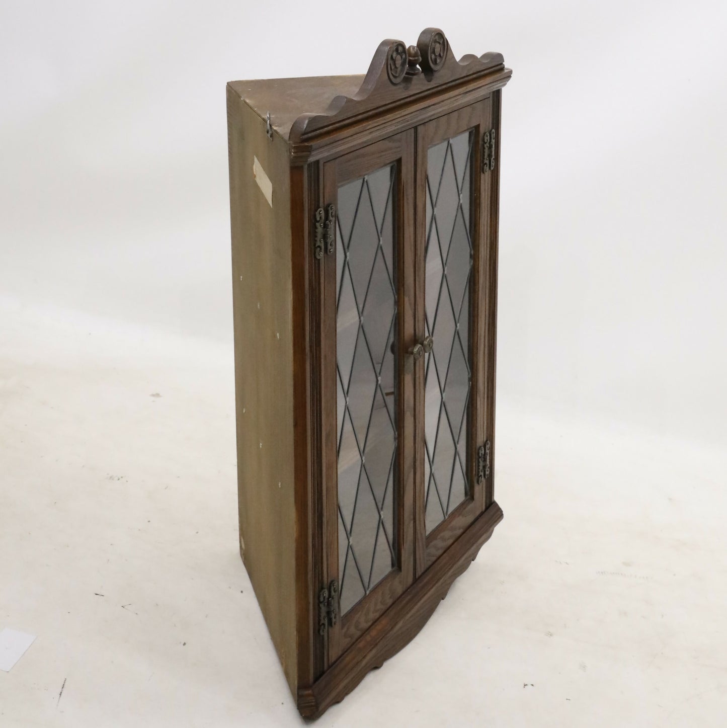 Old Charm Oak Hanging Corner Display Cabinet in Light Oak #1914 FREE UK Delivery. SBR9260/2006D