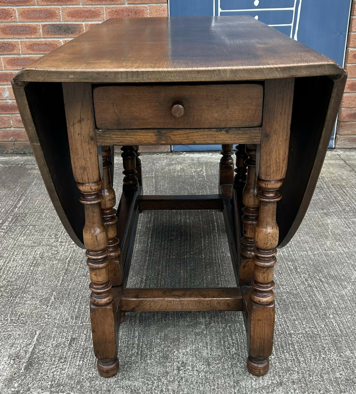 Titchmarsh & Goodwin Antique Style Oak Dropleaf Gateleg Dining Table Rl 42