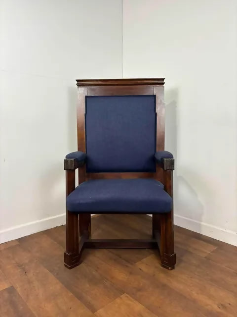 Georgian Mahogany Throne Arm Chair - From Ruthin Court House