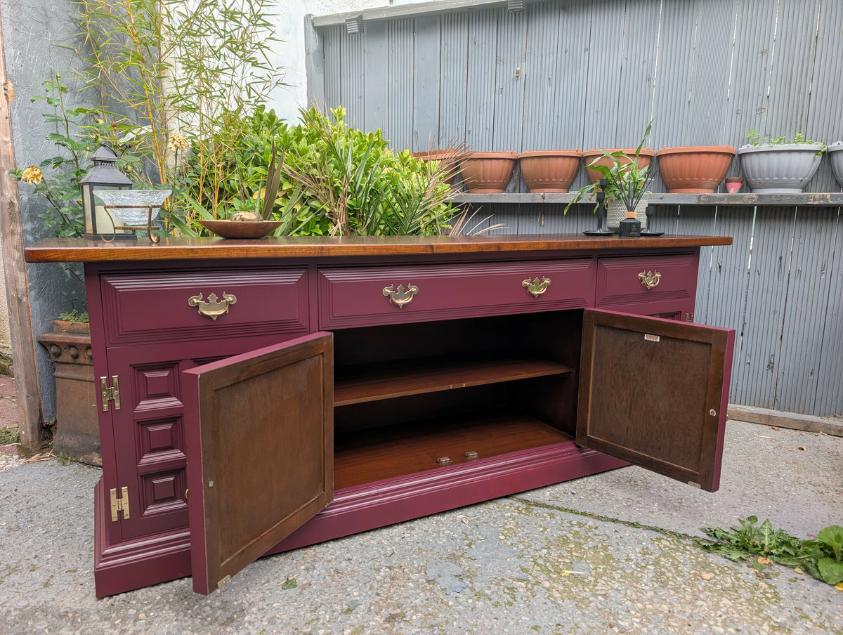 Stunning Solid Oak Carved Younger Toledo Sideboard